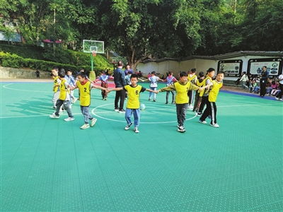 灣塘模式 守護孩子們的 睛彩視界 記全國教育系統先進集體屏邊縣灣塘中心學校